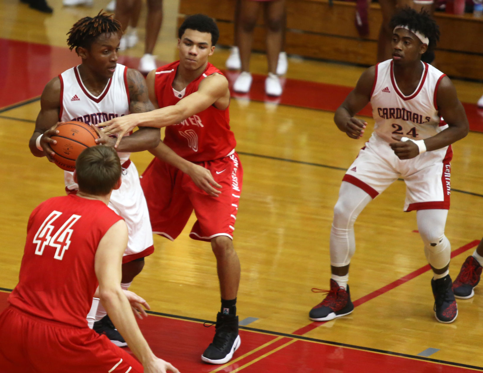 Boys basketball: E.C. Central at Munster